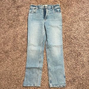 ABERCROMBIE & FITCH 90s STRAIGHT ULTRA HIGH RISE JEANS - SIZE 29R/8R